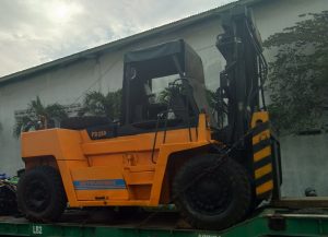 Forklift 25 ton siap berangkat