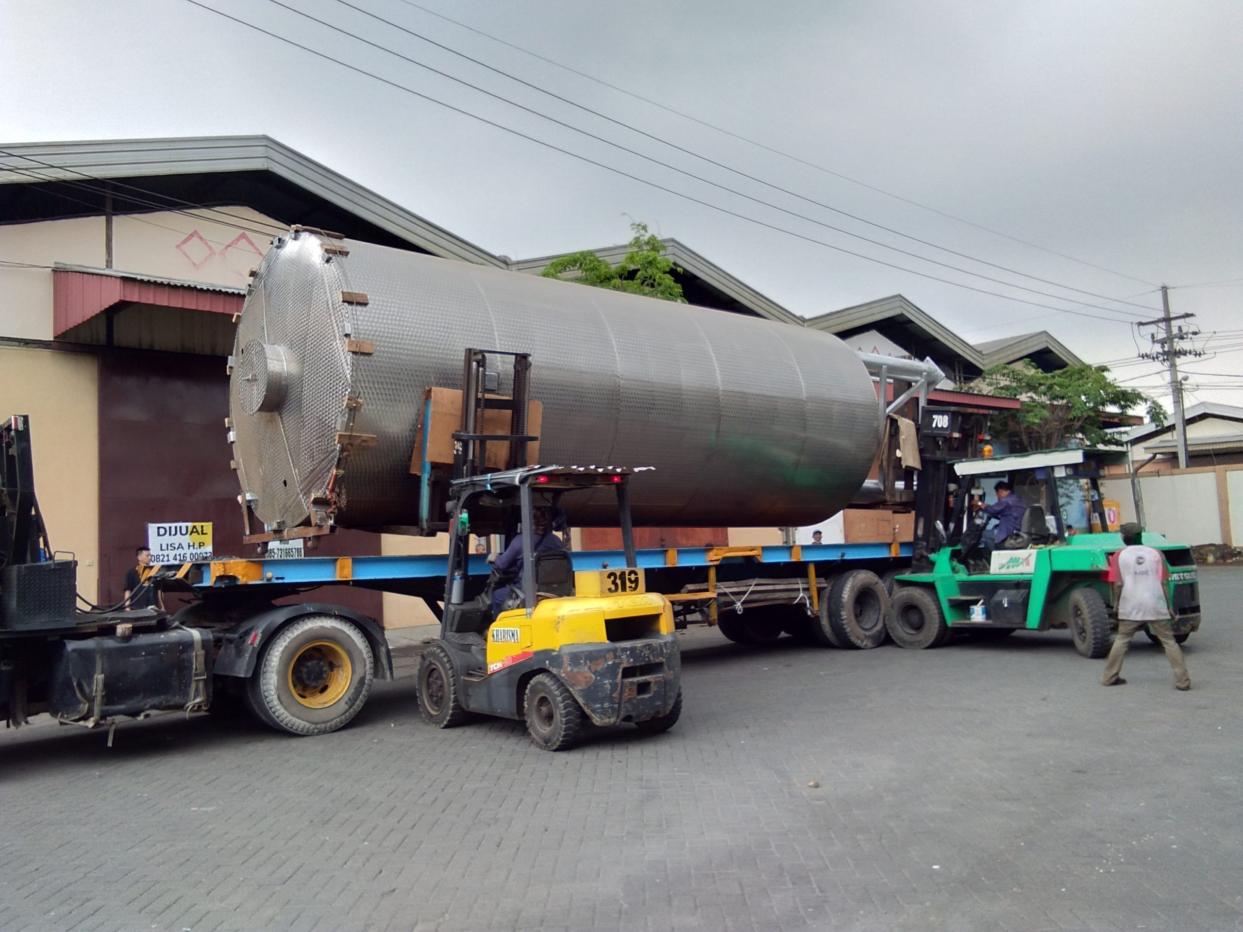 Sewa Forklift 3 ton dan 7 ton untuk loading SIlo